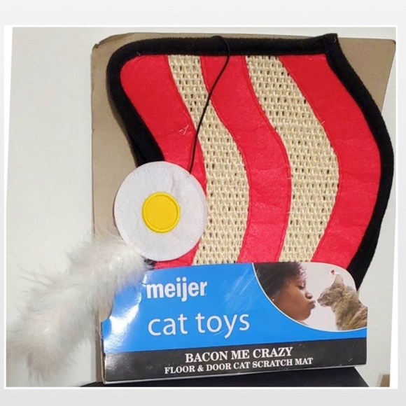 New Cat Toy Scratcher Bacon Me Crazy Floor Door Mat Eggs Feather Catnip NWT - Picture 2 of 16